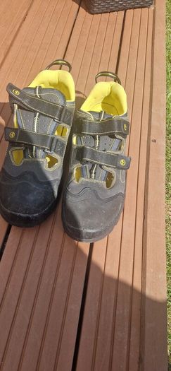 safety sandals