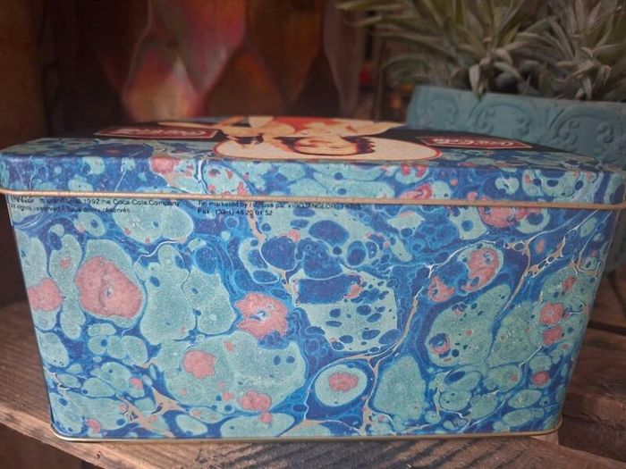 Coca cola tin