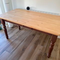 kitchen table and 4 chairs