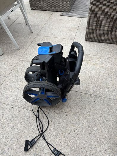 Motocaddy QB2 push trolley