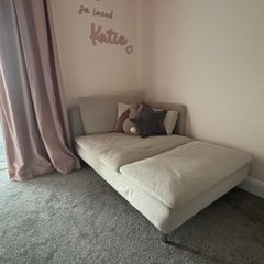 Day bed / chaise lounge