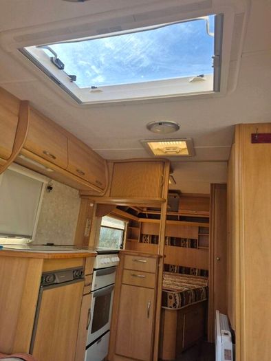 Fixed Bed.caravan.