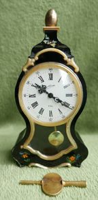 Vintage wind-up Clock, Runs 8 Days after Winding