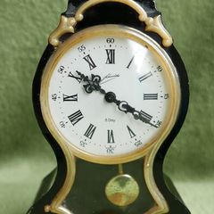 Vintage wind-up Clock, Runs 8 Days after Winding