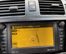 toyota avensis radio