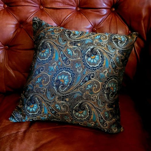 Paisley cushion x 1