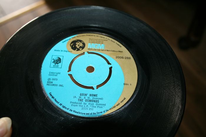 Single Vinyl's  85 pieces