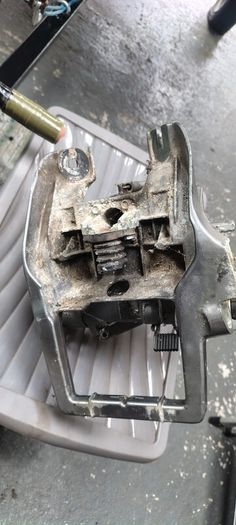 Mariner 30hp transom bracket