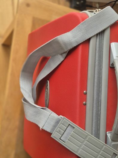 Travel Case, under Seat