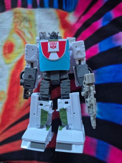 Hasbro Wheeljack Deluxe Class Transformers Studio Series Gen Selects