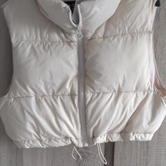 Puffer beige crop vest