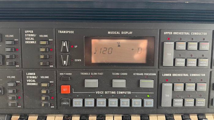 Technics SX-GX5 Organ with bench, Manual, Sheet Music and more.