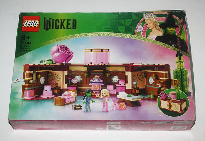 LEGO Wicked Glinda & Elphaba's Dormitory - Play & Display 75683