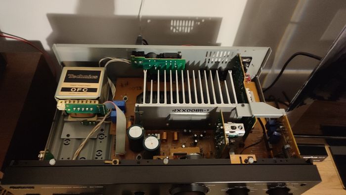 Technics SU-VX620 Amplifier. Genuine Remote. Like new! Cleaned.