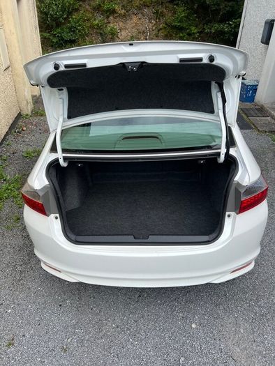 Honda Grace hybrid  1,5 2016