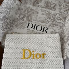 dior pouch