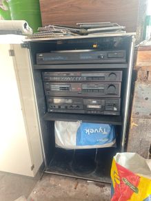 JVC stereo runner and speakers