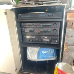 JVC stereo runner and speakers