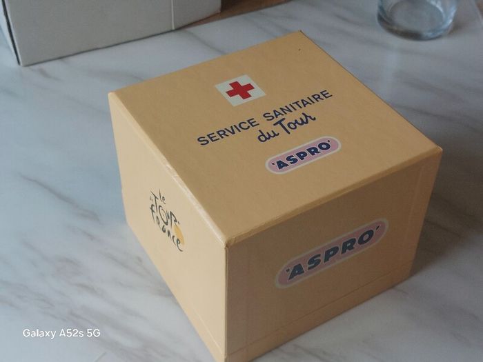 Norev 1:43 Scale Peugeot D3A Ambulance "Service Sanitaire du Tour de France / Aspro" Limited Edition Box Set.