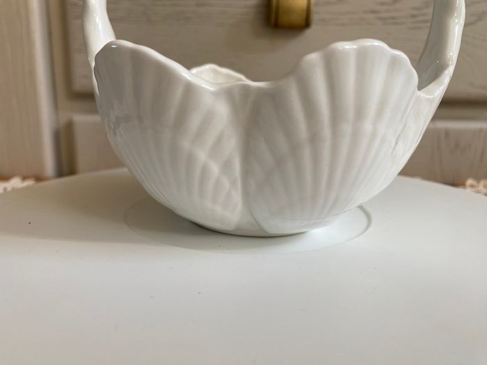 Aynsley Shell Cottage Garden Fine Bone China Basket Dish