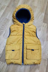 Marks & Spencer Gilet / M&S Bodywarmer Vest with hood - Boys - Age 3 to 4 years