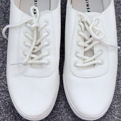 Shoes size 37
