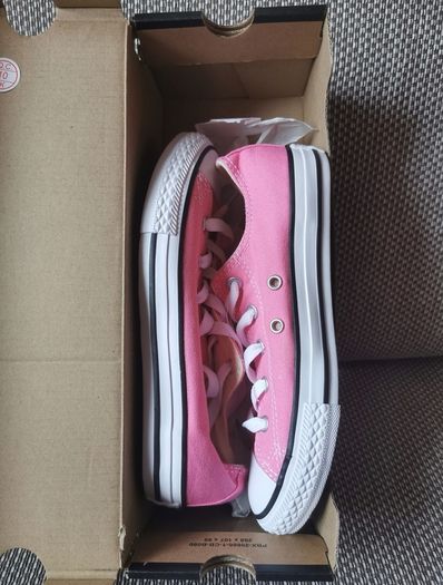 Girl's runners NEW size UK 2