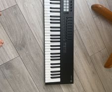 midi keyboard LaunchKey 61 mkiii