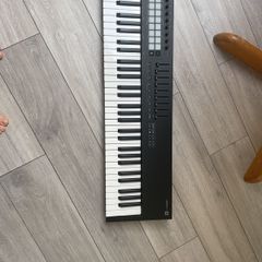midi keyboard LaunchKey 61 mkiii