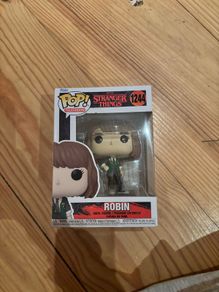 Season 4 Robin Funko Pop Stranger Things #1244