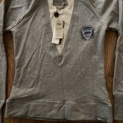 BNWT Grey Fila V Neck Sweatshirt Size 10 (Small)