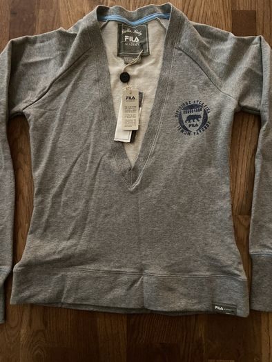 BNWT Grey Fila V Neck Sweatshirt Size 10 (Small)