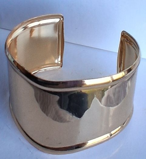 Gold Rim V Dip Cuff Bangle