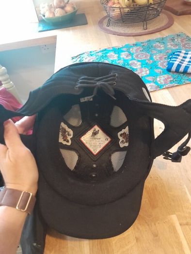 Riding helmet