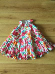 Beautiful dress 3-4 years