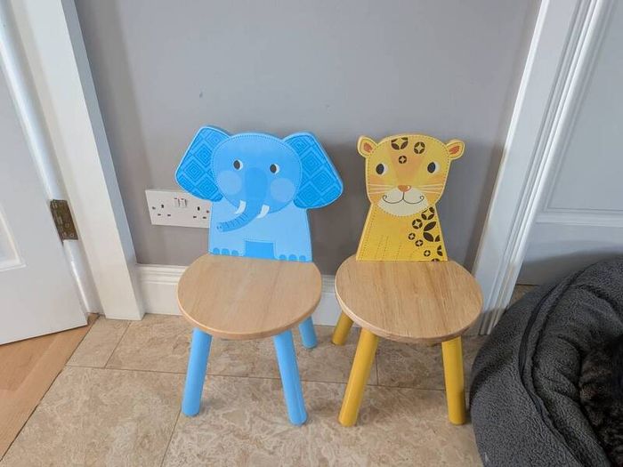 Tidlo Kids Table and matching chairs