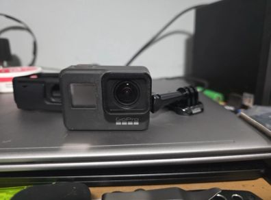 GoPro Hero 7 Black + Accessories & SD Card