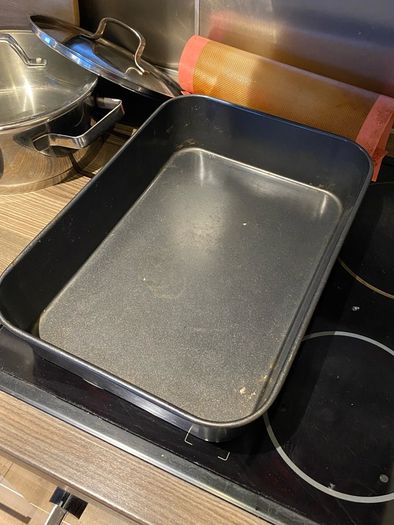baking tray, rolling pin, mixing bowls, accessories