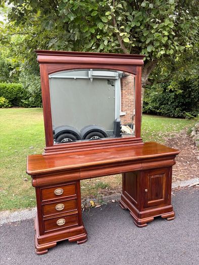 Dressing table