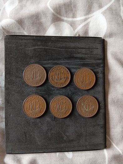 6 x English half pennies 1939 to 1944 inc