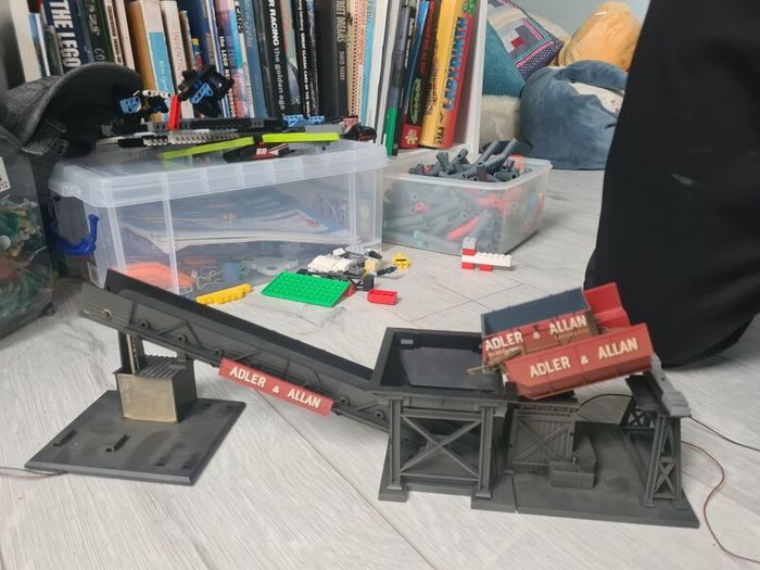 hornby gravel tipper and belt 00 gauge