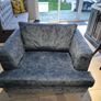 Love seat Image 4