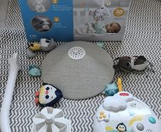Baby projector mobile