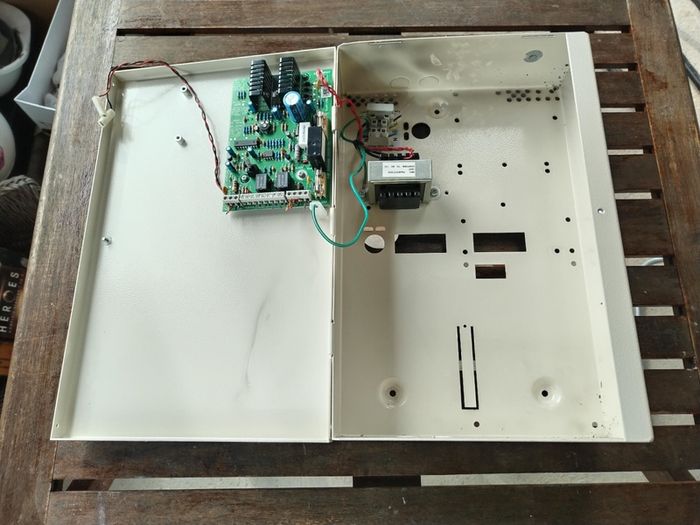 HKC SecureWatch 12 Volt Power Supply For Any Alarm System (Free To Collect)