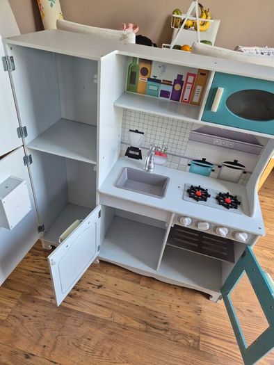toy kitchen