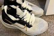 nike runners 30 each size 4and a half