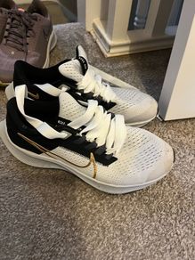 nike runners 30 each size 4and a half