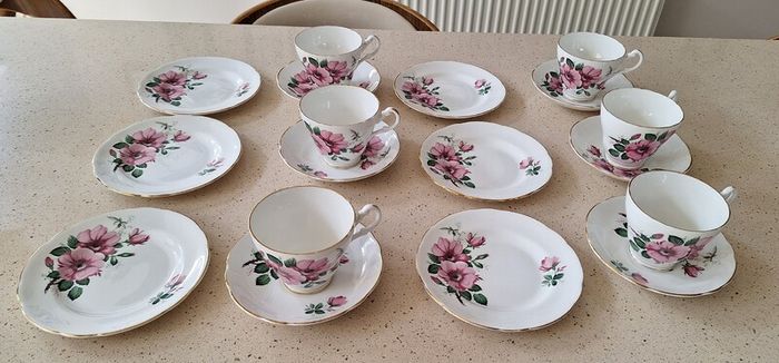 Royal Stuart 18 piece tea set