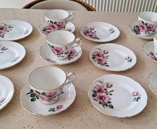 Royal Stuart 18 piece tea set