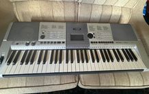Yamaha PSR-E403 keyboard